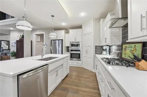 $825,000 | 25143 West 114th Court, Olathe, KS 66061