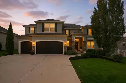 $825,000 | 25143 West 114th Court, Olathe, KS 66061