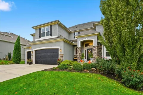 $825,000 | 25143 West 114th Court, Olathe, KS 66061