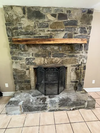 $445,000 | 140 Carver Hollow Lane, Pleasant Shade, TN 37145
