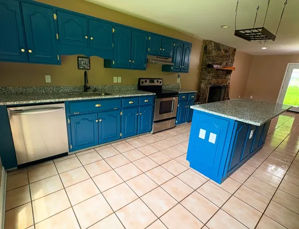 $445,000 | 140 Carver Hollow Lane, Pleasant Shade, TN 37145