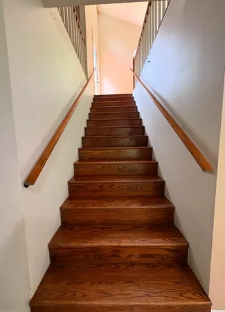 $445,000 | 140 Carver Hollow Lane, Pleasant Shade, TN 37145
