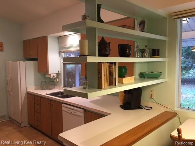 5733 Cobb Creek Road Rochester, MI 48306 - Photo 5 of 31 B.JPG