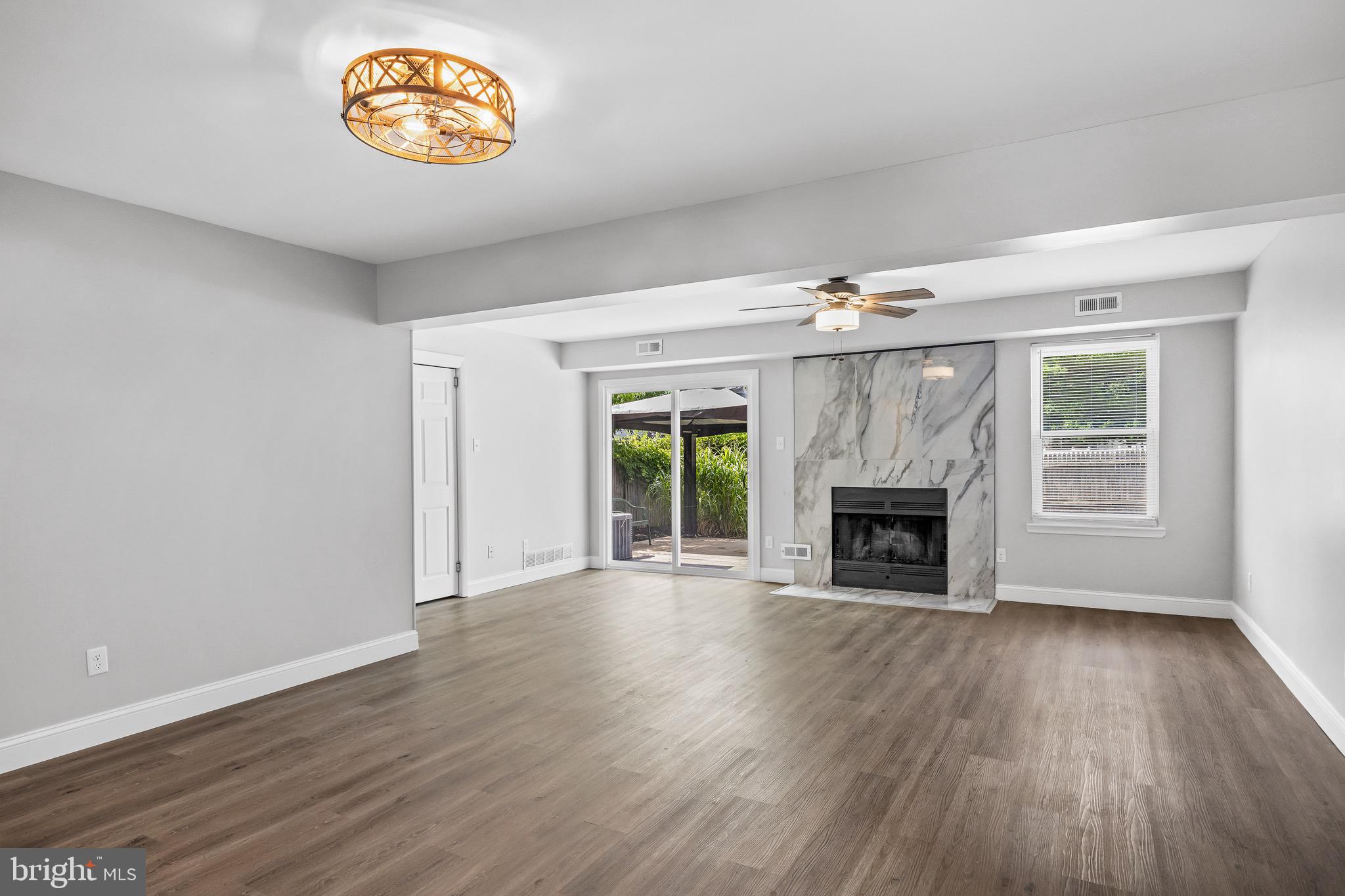 23 Blue Jay Drive Clementon, NJ 08021 - Photo 6 of 25