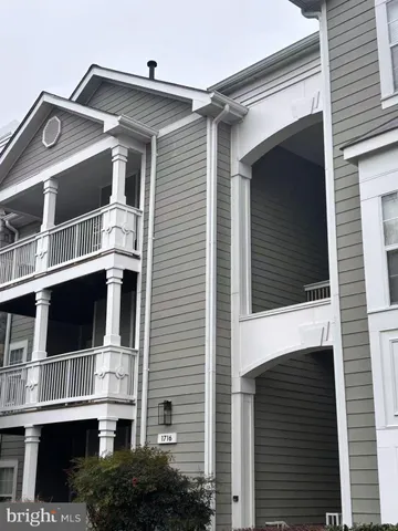$2,650 | 1716 Lake Shore Crest Drive, Unit 33, Reston, VA 20190