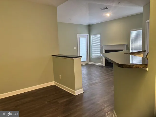 $2,650 | 1716 Lake Shore Crest Drive, Unit 33, Reston, VA 20190