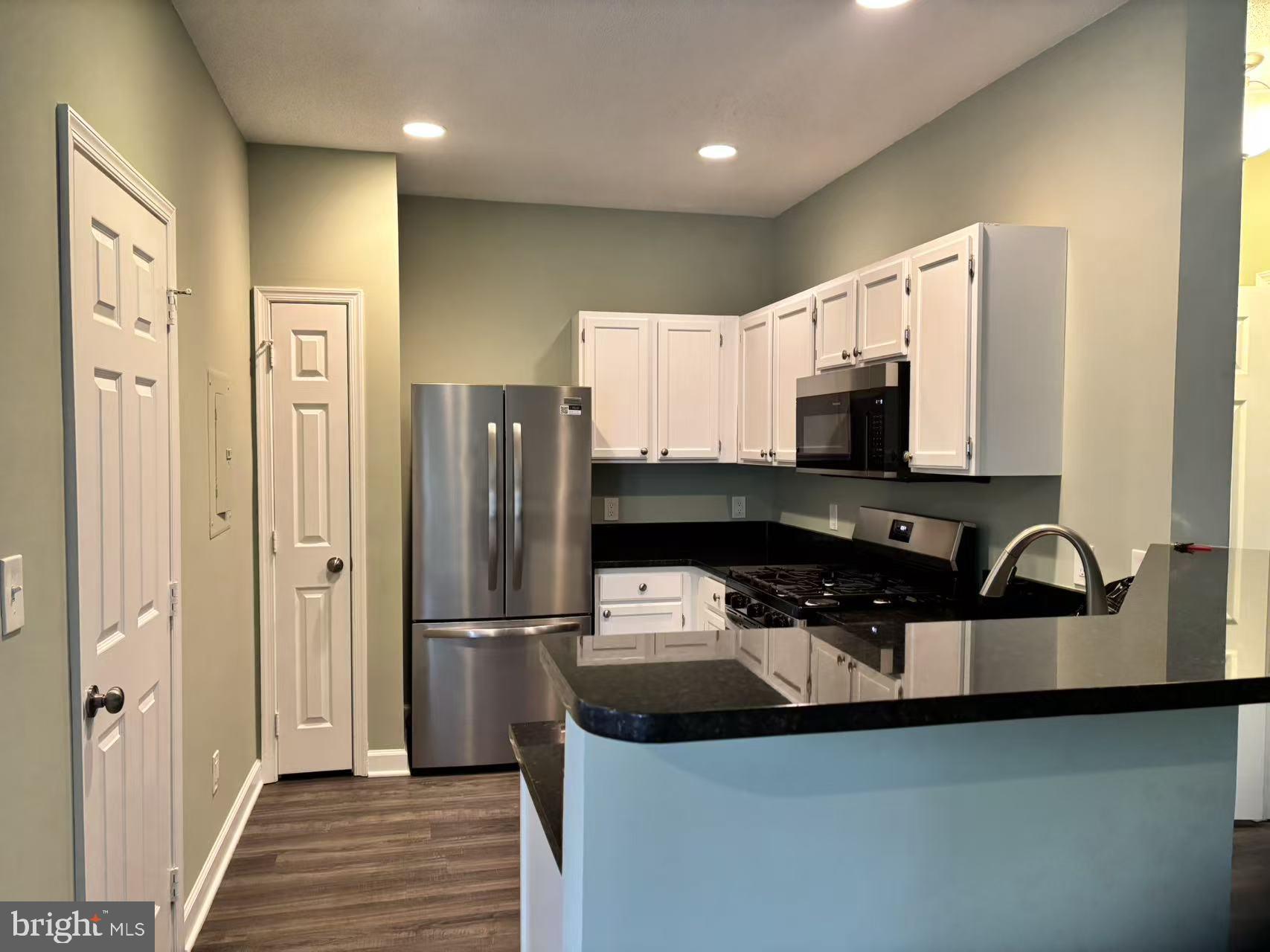 1716 Lake Shore Crest Drive, Unit 33 Reston, VA 20190 - Photo 5 of 14