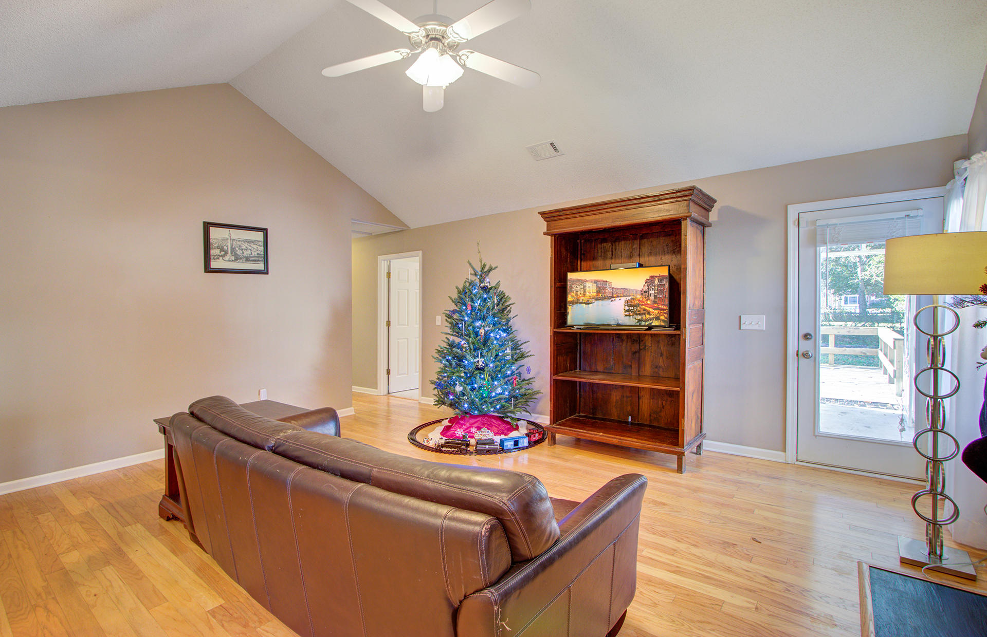1074 Farmington Road Charleston, SC 29412 - Photo 4 of 25 Topher-1074 Farmington Road-MJ (7)