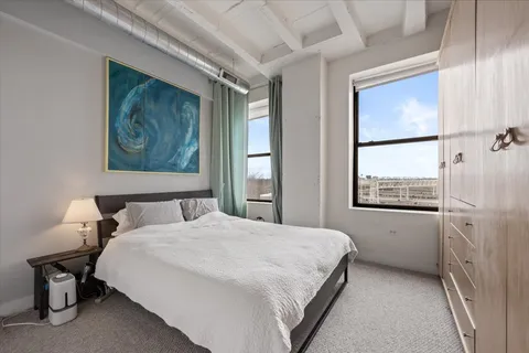 $299,900 | 1791 West Howard Street, Unit 405, Chicago, IL 60626