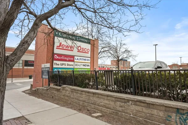 $289,900 | 1791 West Howard Street, Unit 405, Chicago, IL 60626