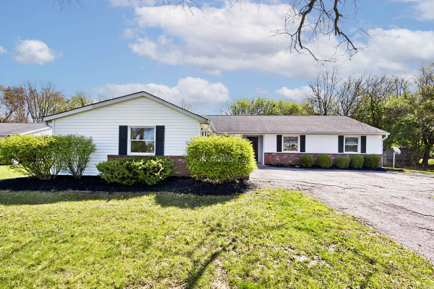 7137 Hague Road Indianapolis, IN 46256 - Photo 3 of 30 Gallery Image 3