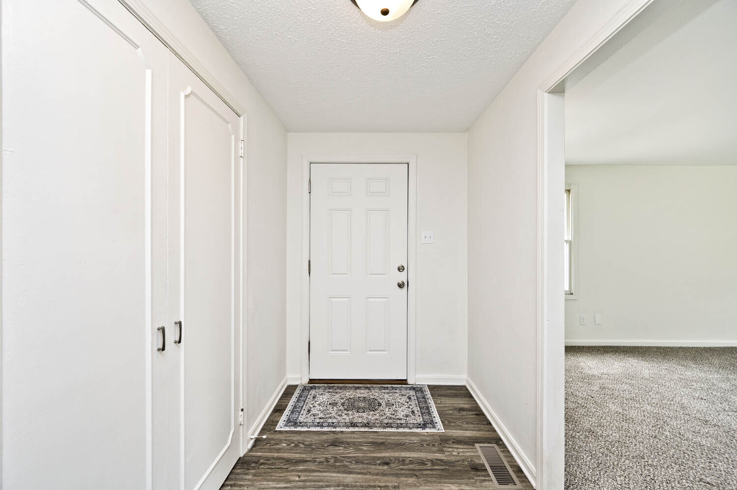 7137 Hague Road Indianapolis, IN 46256 - Photo 5 of 30 Gallery Image 5