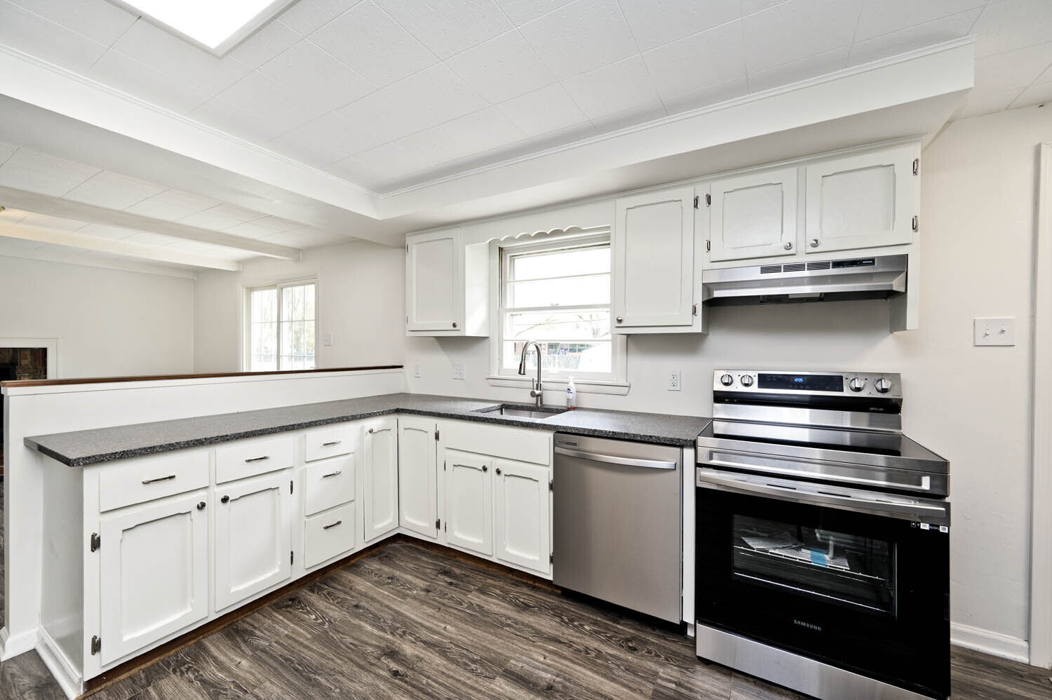 7137 Hague Road Indianapolis, IN 46256 - Photo 6 of 30 Gallery Image 6