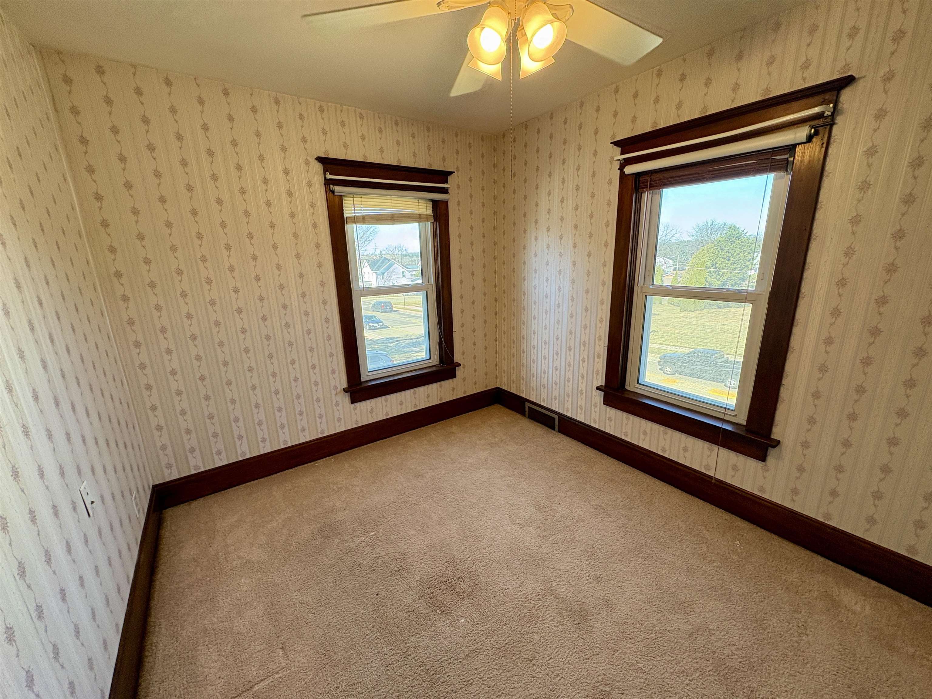 903 13th Avenue Monroe, WI 53566 - Photo 17 of 33