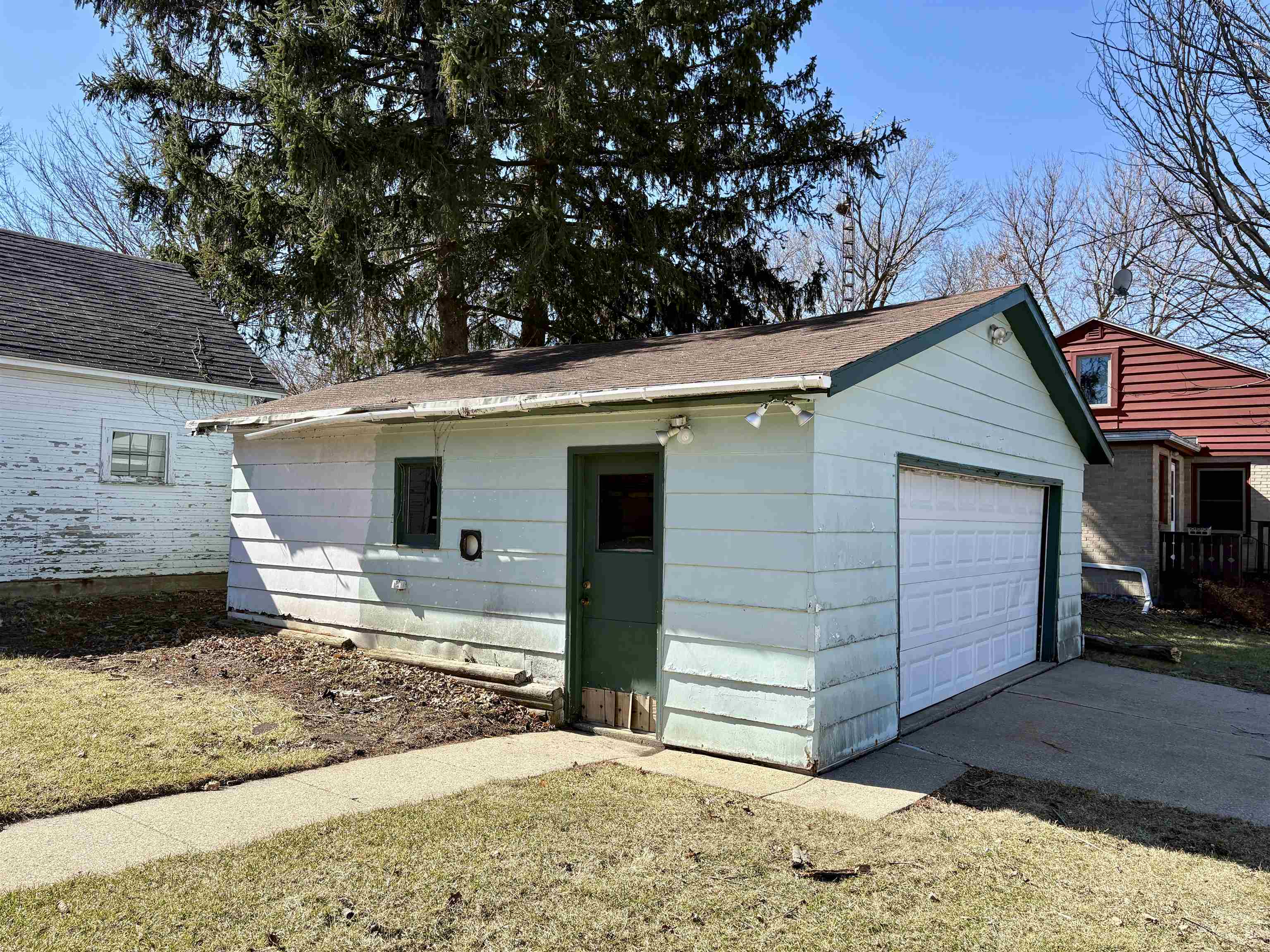 903 13th Avenue Monroe, WI 53566 - Photo 7 of 33