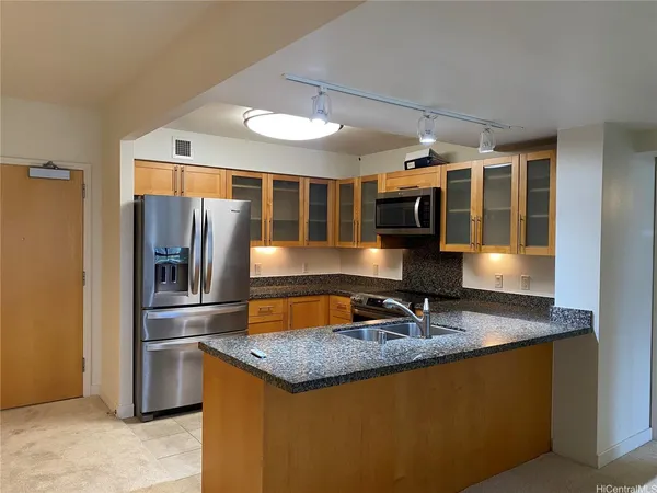 $3,800 | 600 Queen Street, Unit 1208, Honolulu, HI 96813