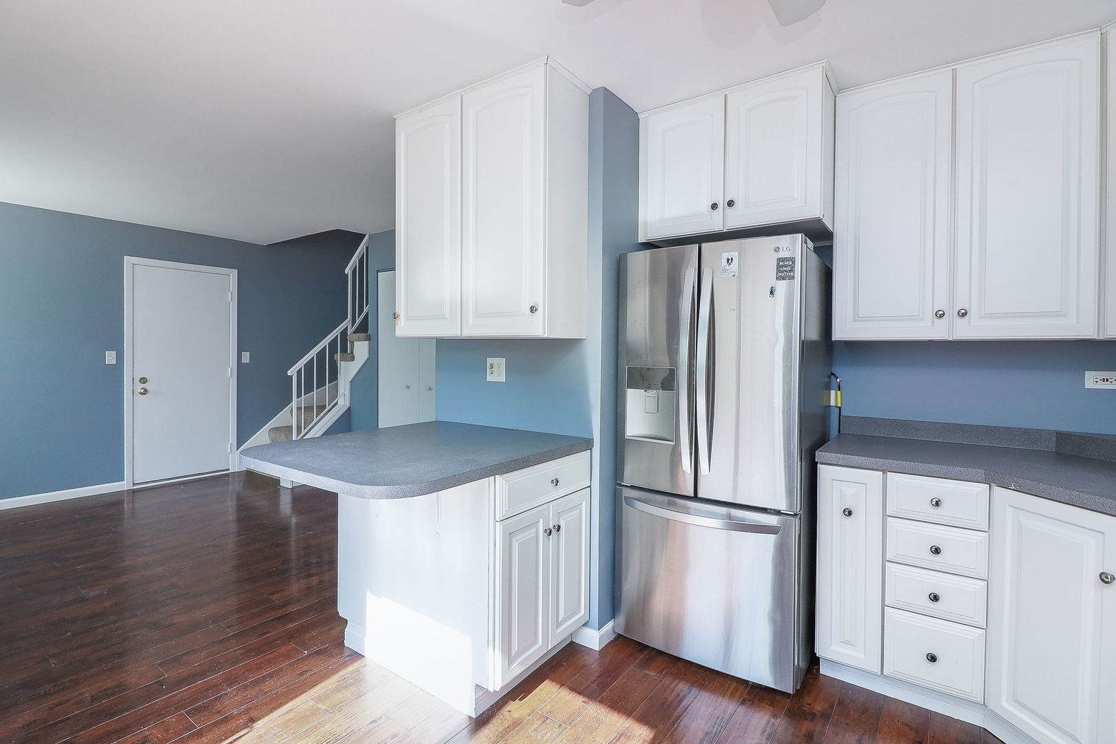 7320 Trent Road Downers Grove, IL 60516 - Photo 6 of 14