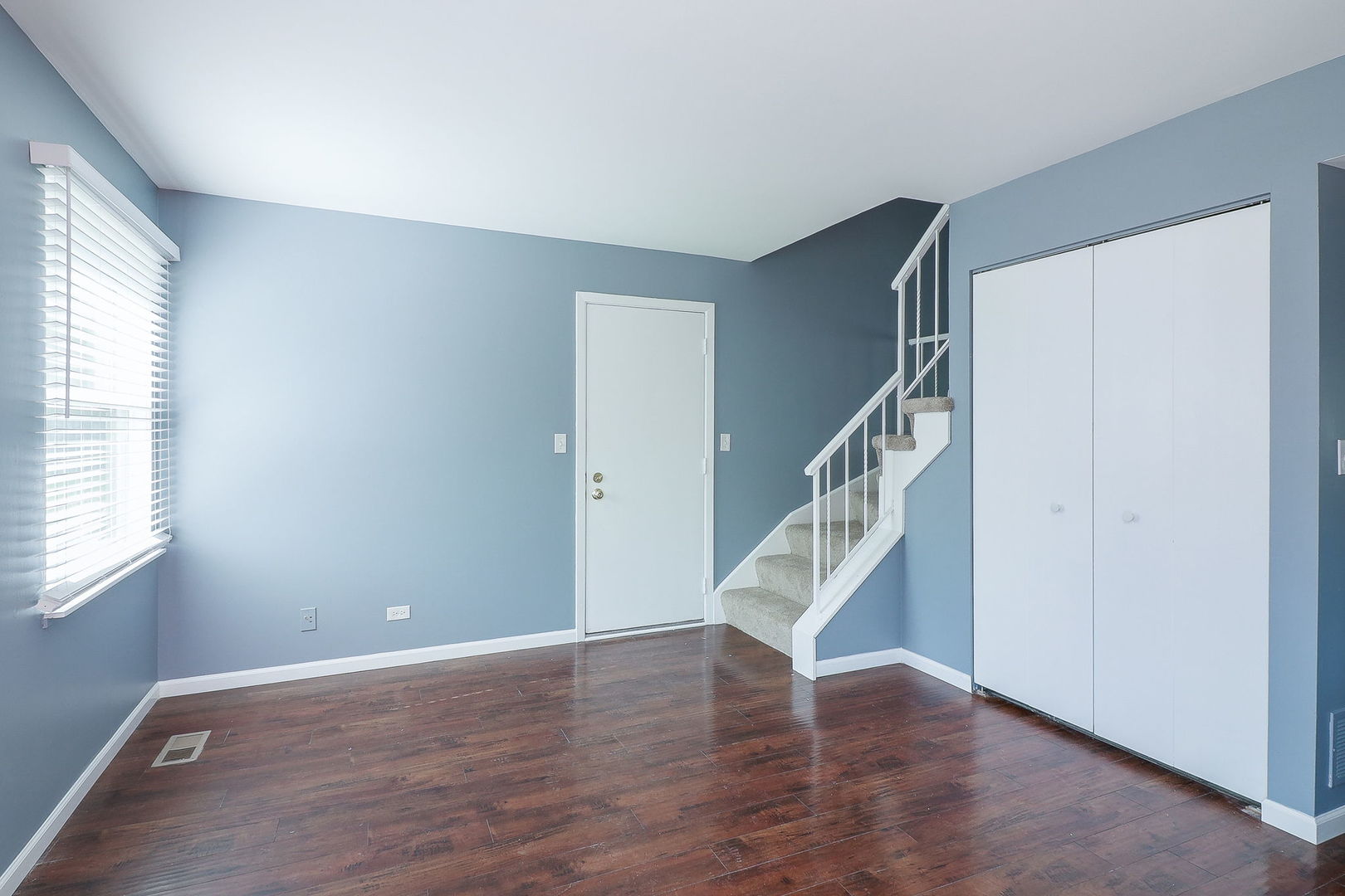 7320 Trent Road Downers Grove, IL 60516 - Photo 8 of 14