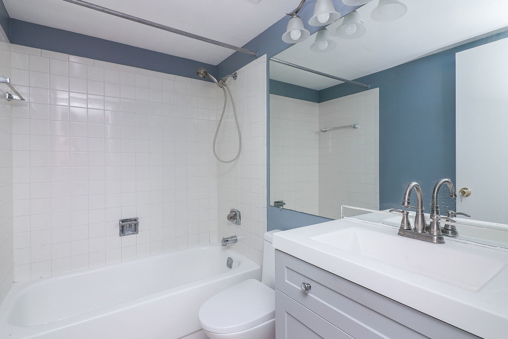 7320 Trent Road Downers Grove, IL 60516 - Photo 10 of 14