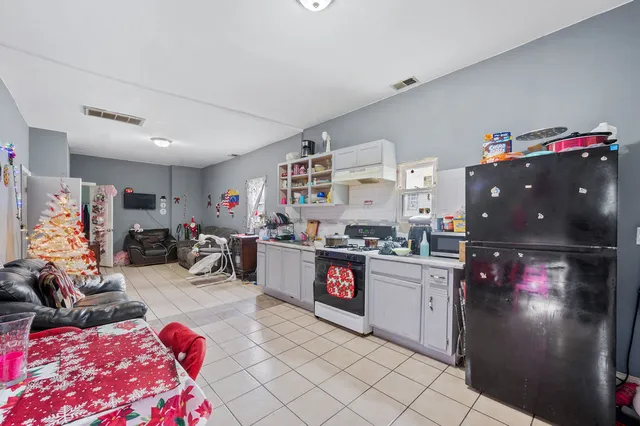 $175,000 | 8420 South Burley Avenue, Chicago, IL 60617