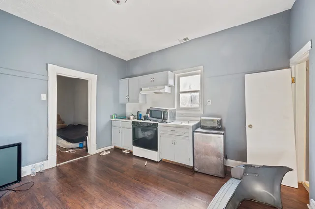 $175,000 | 8420 South Burley Avenue, Chicago, IL 60617