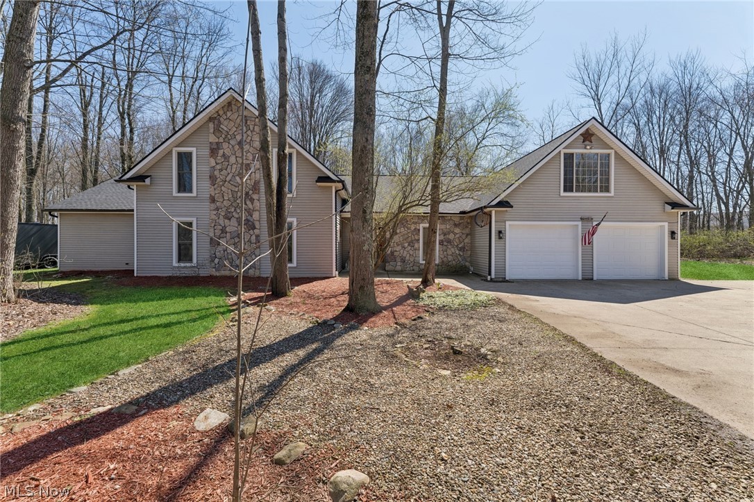 678 Wall Road Wadsworth, OH 44281 - Photo 2 of 50