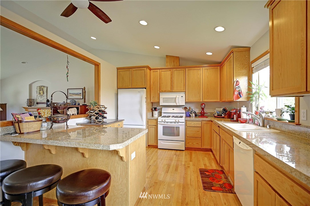 1137 Portage Road Camano Island, WA 98282 - Photo 7 of 24 Gallery Image 7