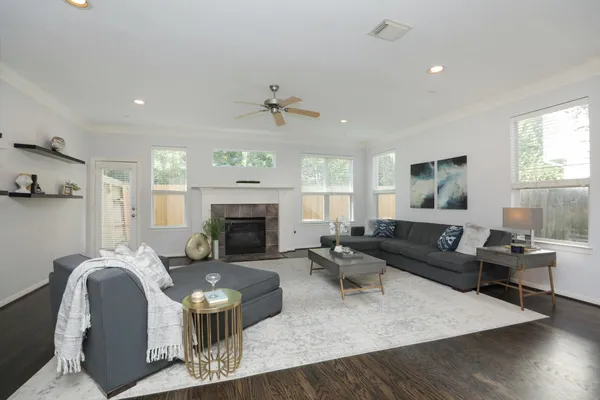 $667,000 | 4256 Childress Street, Houston, TX 77005