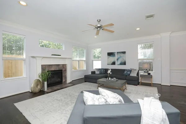 $667,000 | 4256 Childress Street, Houston, TX 77005