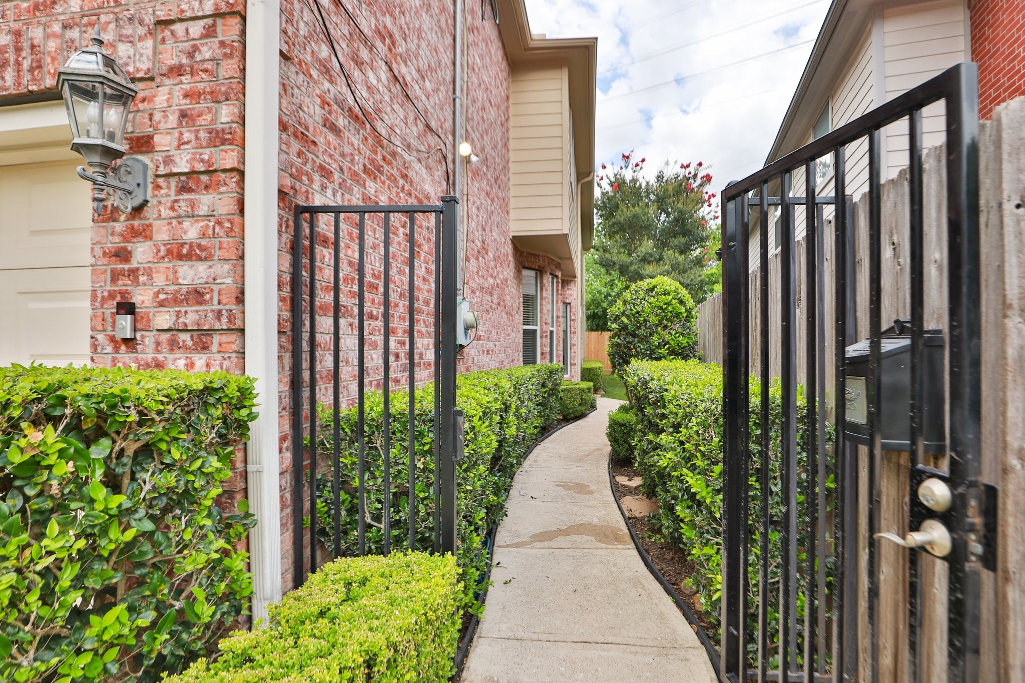 4256 Childress Street Houston, TX 77005 - Photo 3 of 49