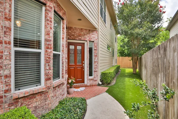 $667,000 | 4256 Childress Street, Houston, TX 77005