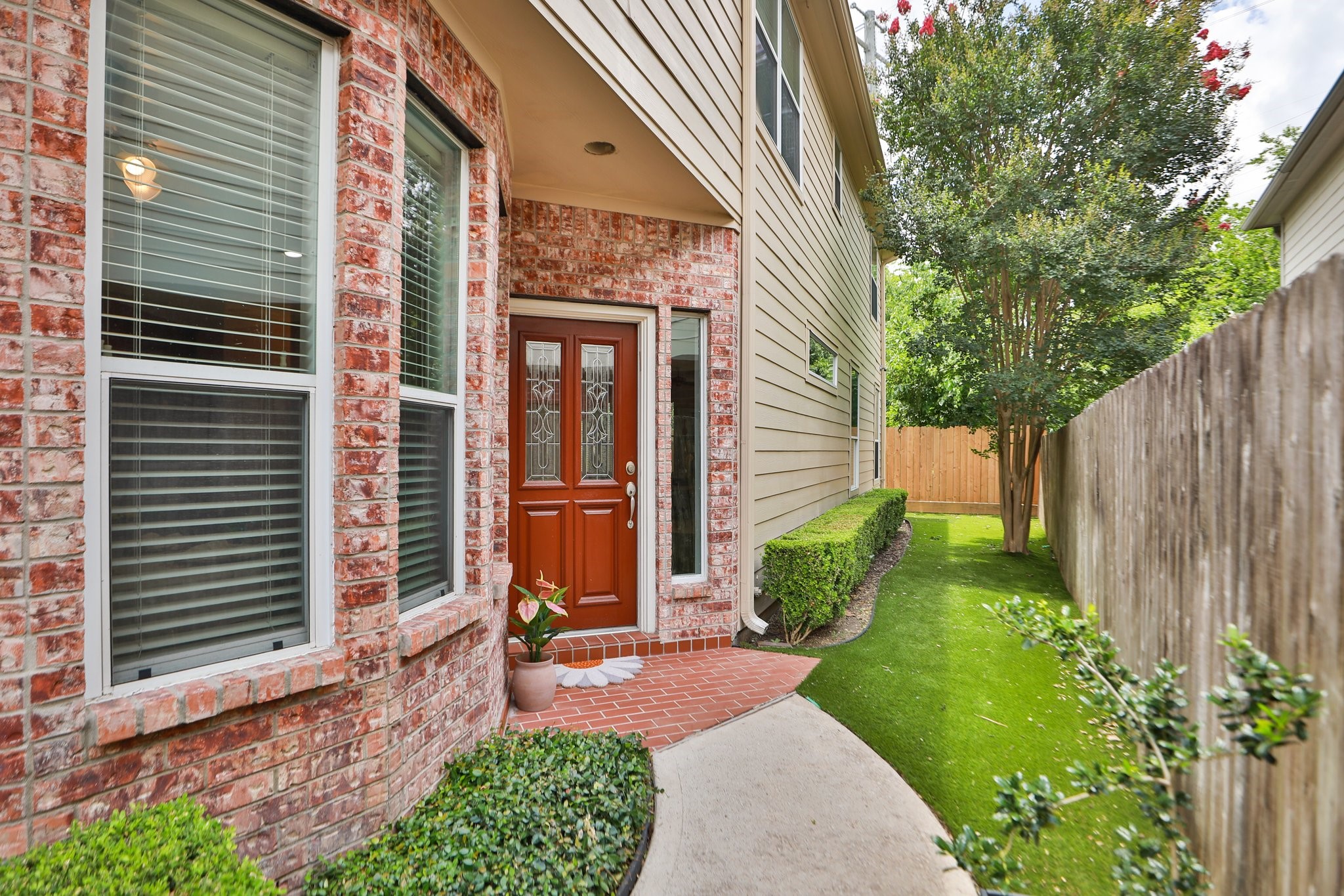 4256 Childress Street Houston, TX 77005 - Photo 4 of 49