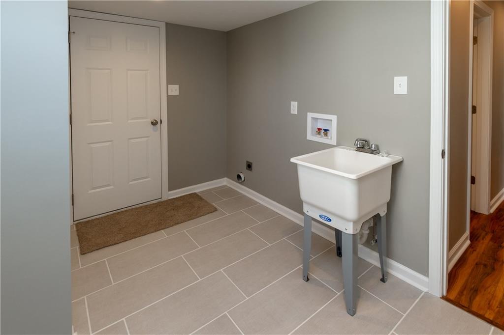 9912 Mapleton Court Fishers, IN 46037 - Photo 11 of 24 Gallery Image 11