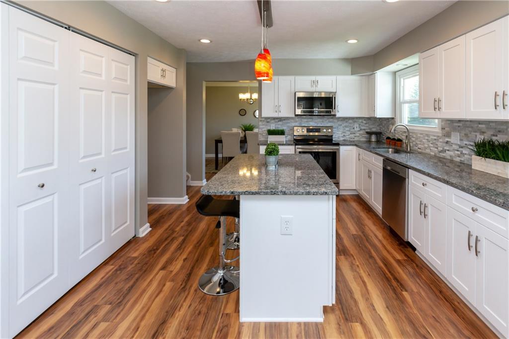 9912 Mapleton Court Fishers, IN 46037 - Photo 6 of 24 Gallery Image 6