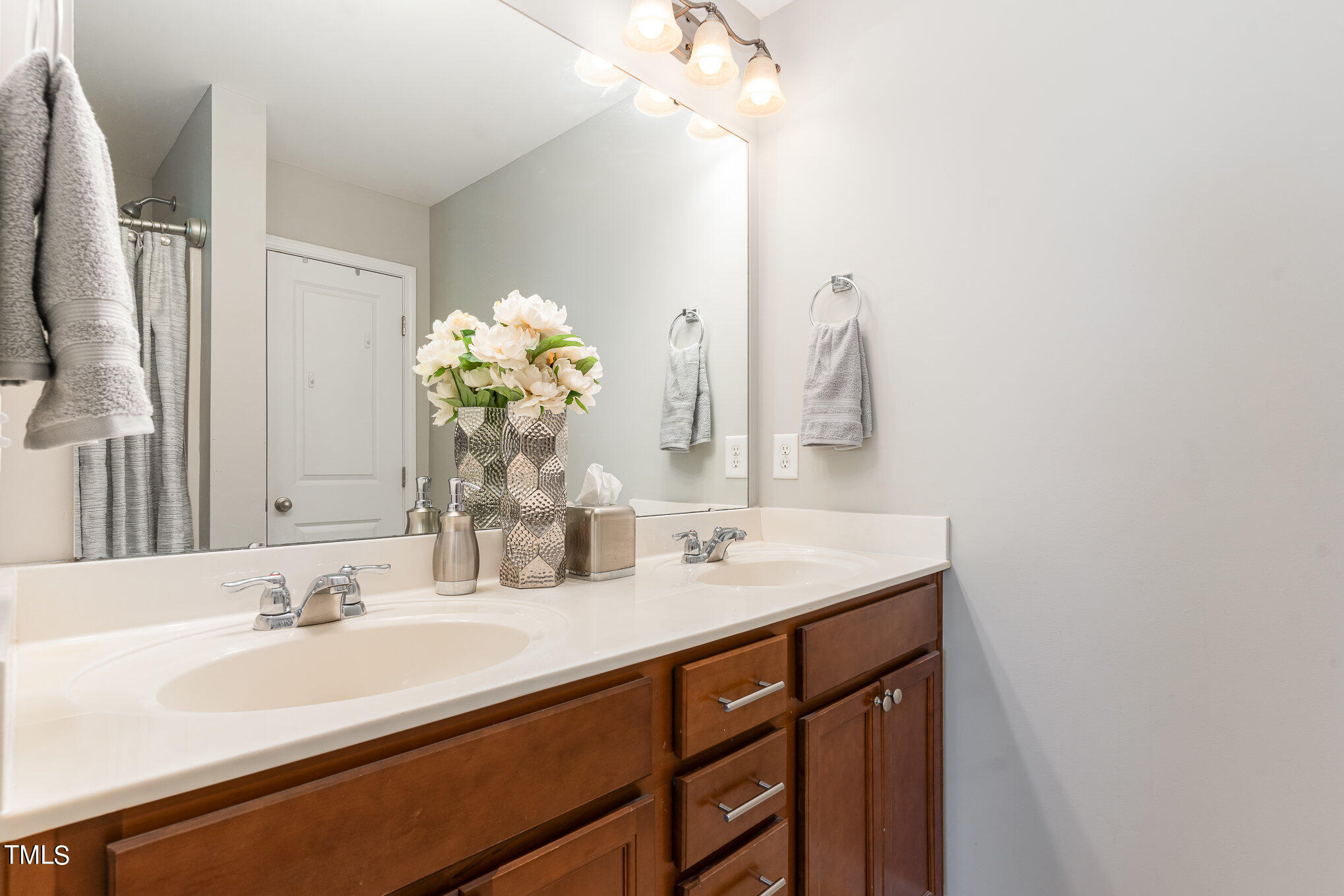 1506 Holly Grove Way Durham, NC 27713 - Photo 18 of 25 Primary Bathroom
