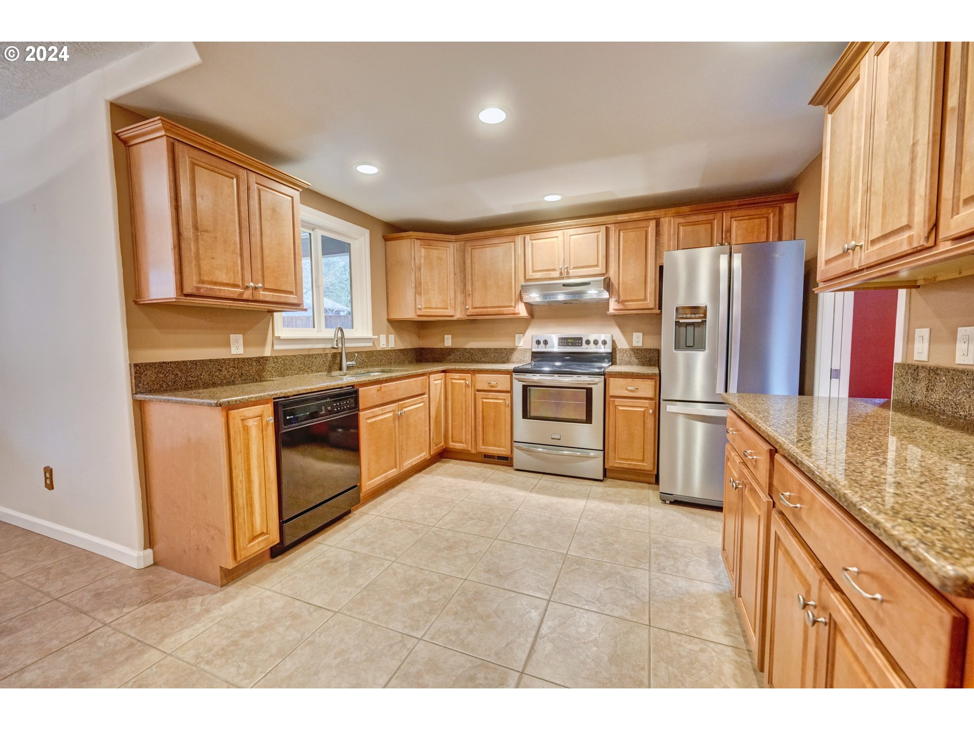 13705 Southwest Weir Road Beaverton, OR 97008 - Photo 17 of 48 Kitchen