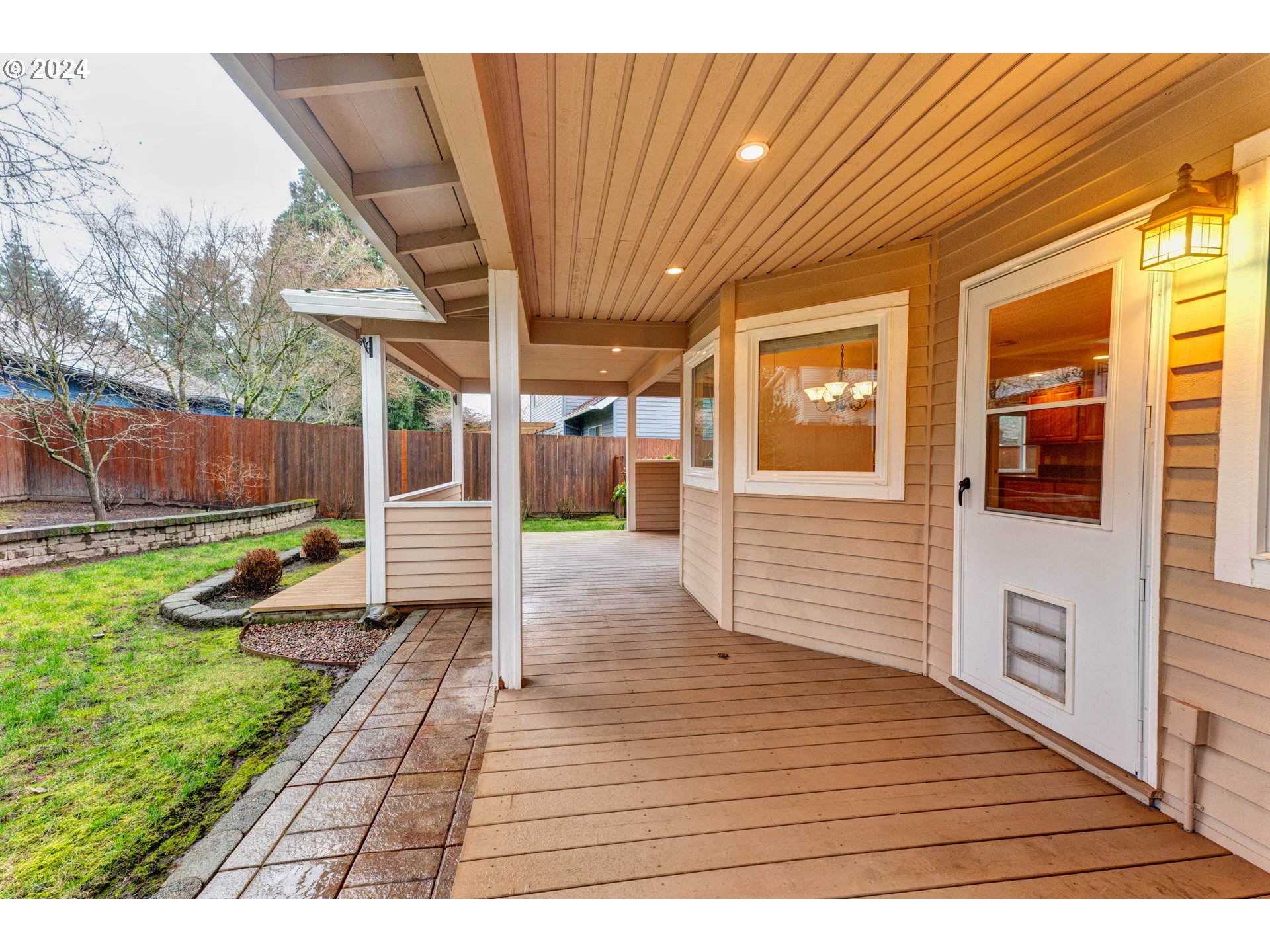13705 Southwest Weir Road Beaverton, OR 97008 - Photo 38 of 48 Deck