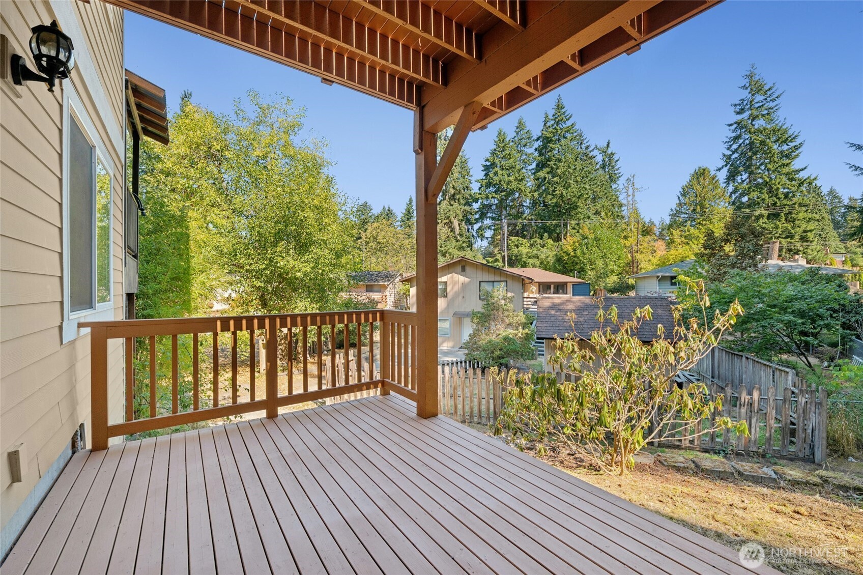 16555 Carlyle Hall Road North Shoreline, WA 98133 - Photo 26 of 27 a view of a garden from a balcony