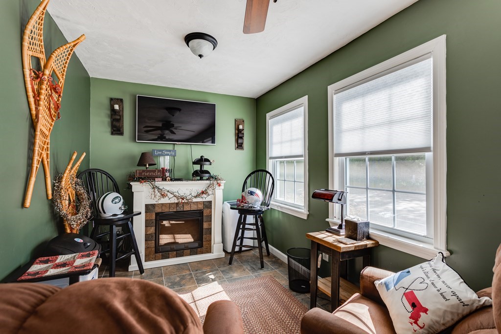 253 Providence Road Northbridge, MA 01588 - Photo 9 of 42 Gallery Image 9