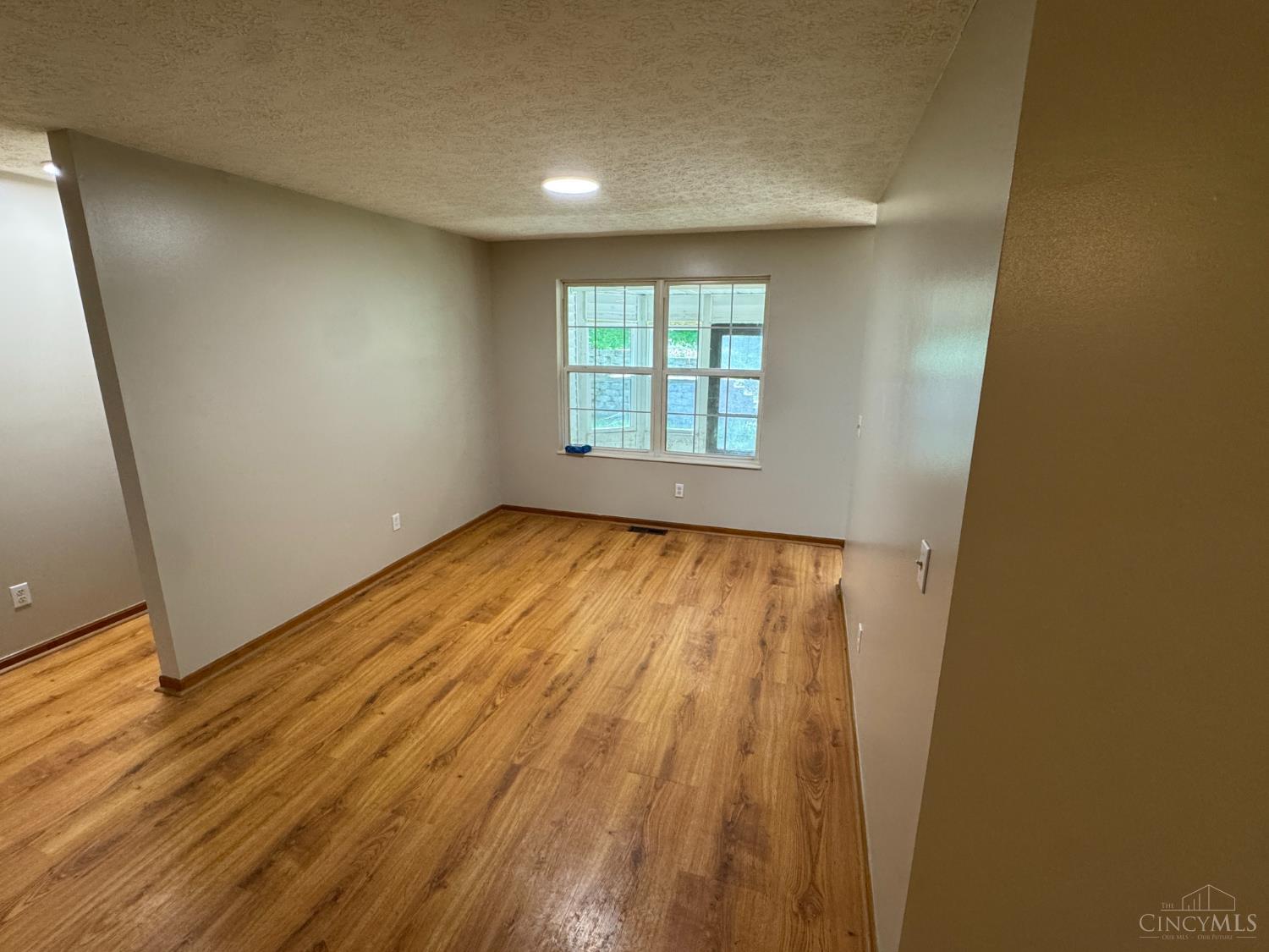 6954 Bridges Road Cincinnati, OH 45230 - Photo 6 of 43