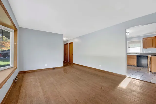 $279,900 | 11257 South Pacific Drive, Worth, IL 60482