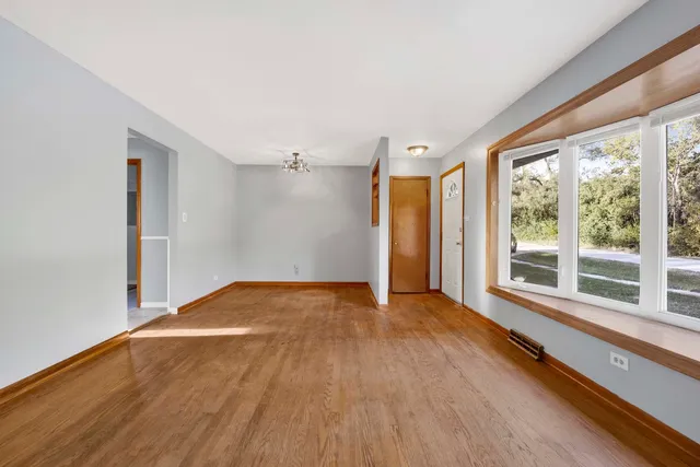 $279,900 | 11257 South Pacific Drive, Worth, IL 60482