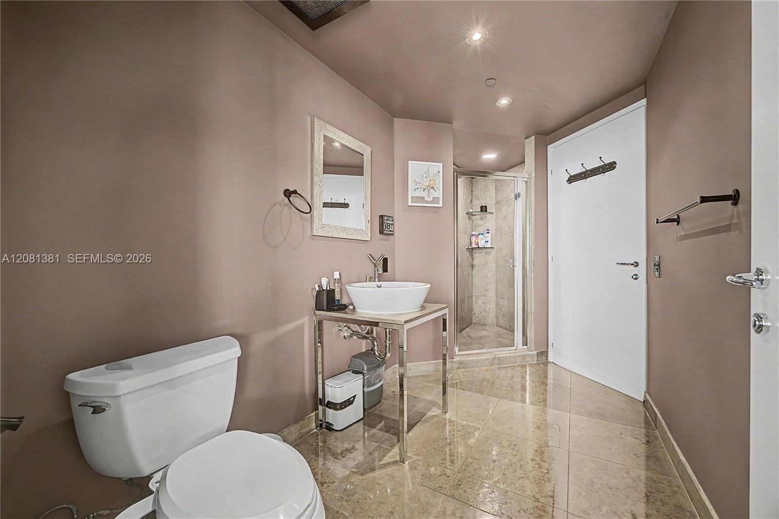 450 Alton Road, Unit 2406 Miami Beach, FL 33139 - Photo 14 of 31 Gallery Image 14