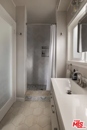 $7,500 | 804 Pacific Avenue, Unit 1/2, Venice, CA 90291