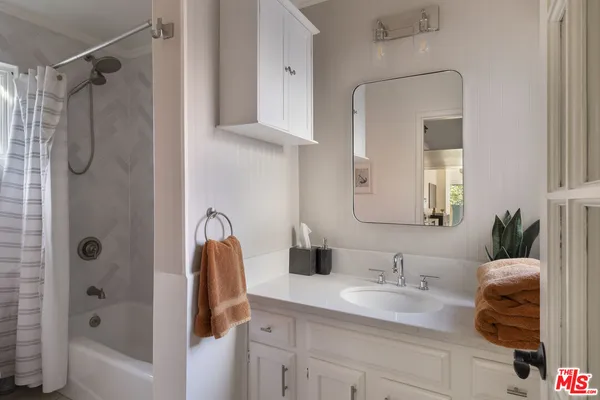 $7,500 | 804 Pacific Avenue, Unit 1/2, Venice, CA 90291