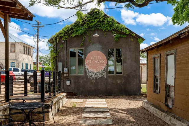 $2,450 | 320 Creek Drive, Unit 302, Dripping Springs, TX 78620