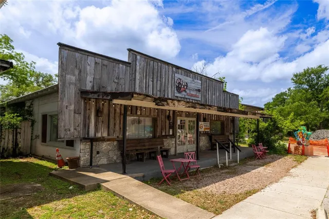 $2,450 | 320 Creek Drive, Unit 302, Dripping Springs, TX 78620