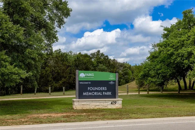 $2,450 | 320 Creek Drive, Unit 302, Dripping Springs, TX 78620