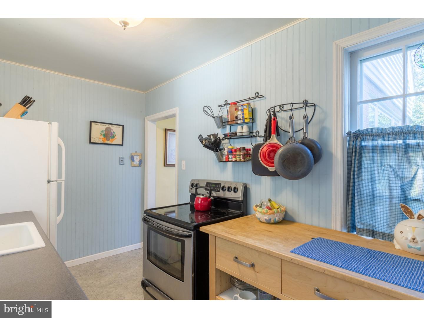 384 Old Eagle School Road Wayne, PA 19087 - Photo 5 of 18 Kitchen