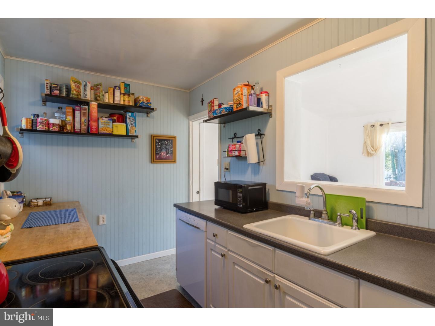 384 Old Eagle School Road Wayne, PA 19087 - Photo 6 of 18 Kitchen
